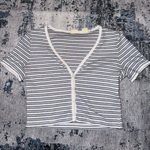 Levi's Navy Blue and White Striped Crop T-Shirt - Picture 1 of 7